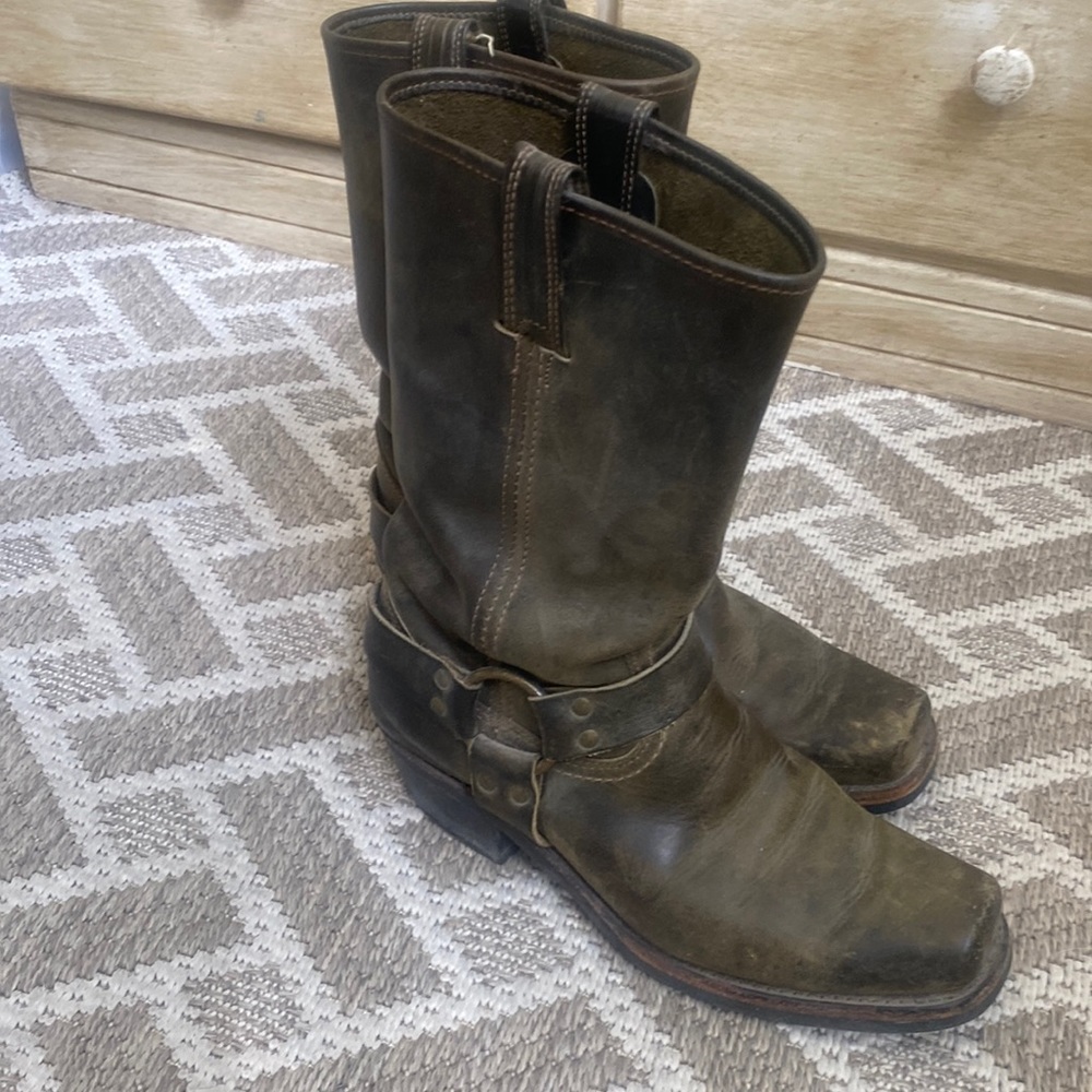 Size 10 Women’s Frye Harness Boots
